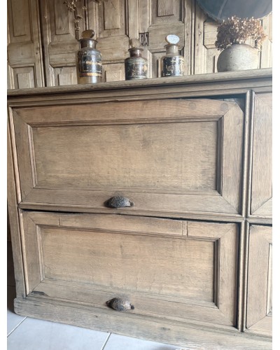 Ancien meuble à clapets en chêne