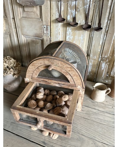 Ancien petit garde manger