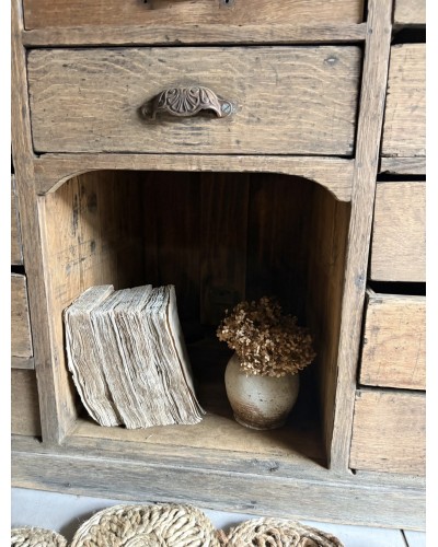 Magnifique ancien comptoir de commerce en chêne à nombreux tiroirs