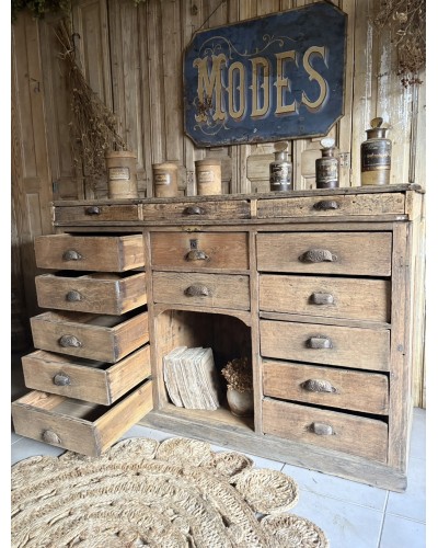 Magnifique ancien comptoir de commerce en chêne à nombreux tiroirs