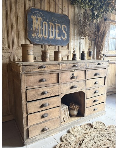 Magnifique ancien comptoir de commerce en chêne à nombreux tiroirs