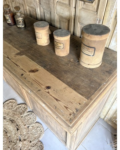 Magnifique ancien comptoir de commerce en chêne à nombreux tiroirs