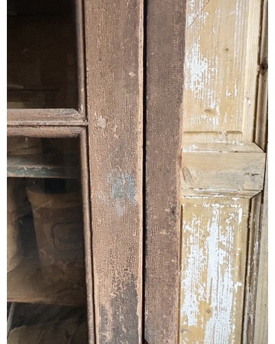Ravissante ancienne armoire vitrée à la magnifique patine