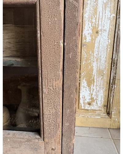 Ravissante ancienne armoire vitrée à la magnifique patine