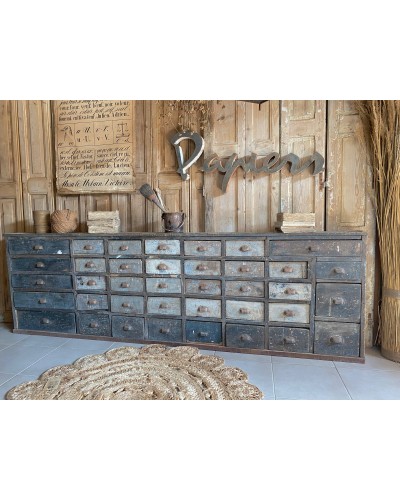 Ancien meuble de métier