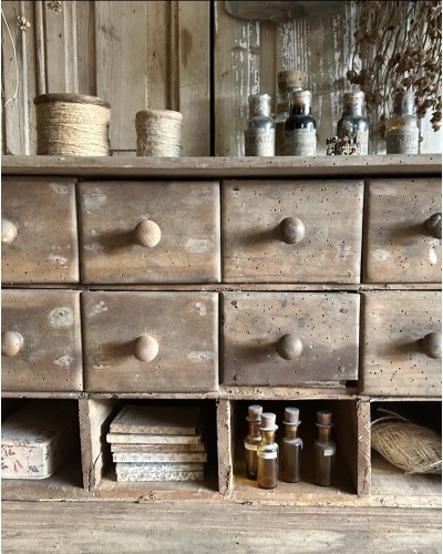Ancien petit meuble de métier, 8 tiroirs & niches ouvertes