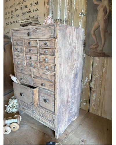 Ancienne layette d'horloger