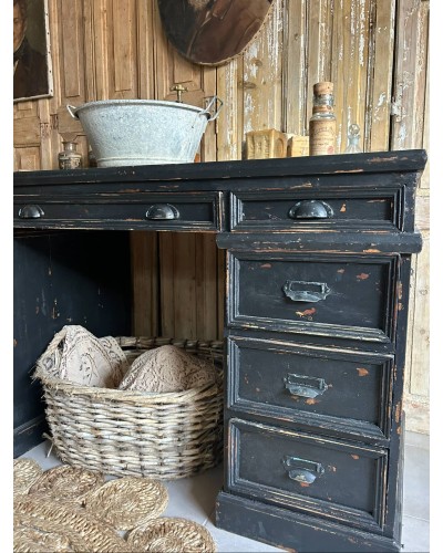 Magnifique ancien bureau en orme massif à la patine noire
