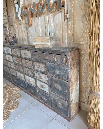 Ancien meuble de métier