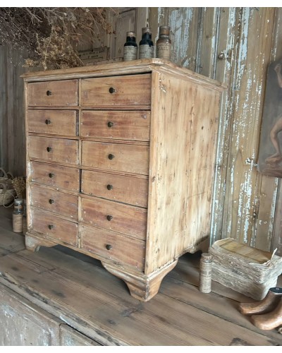 Ancien meuble d'horloger