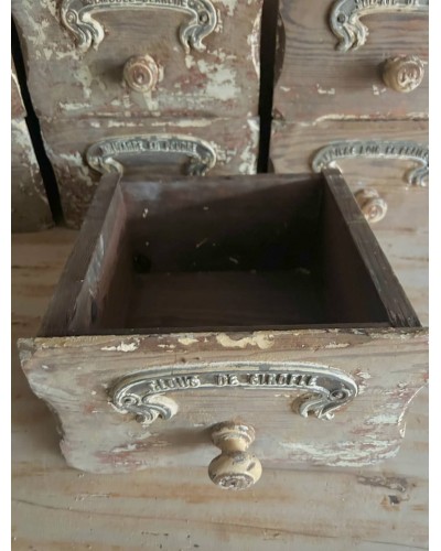Ancien tiroir "Clous de girofle "